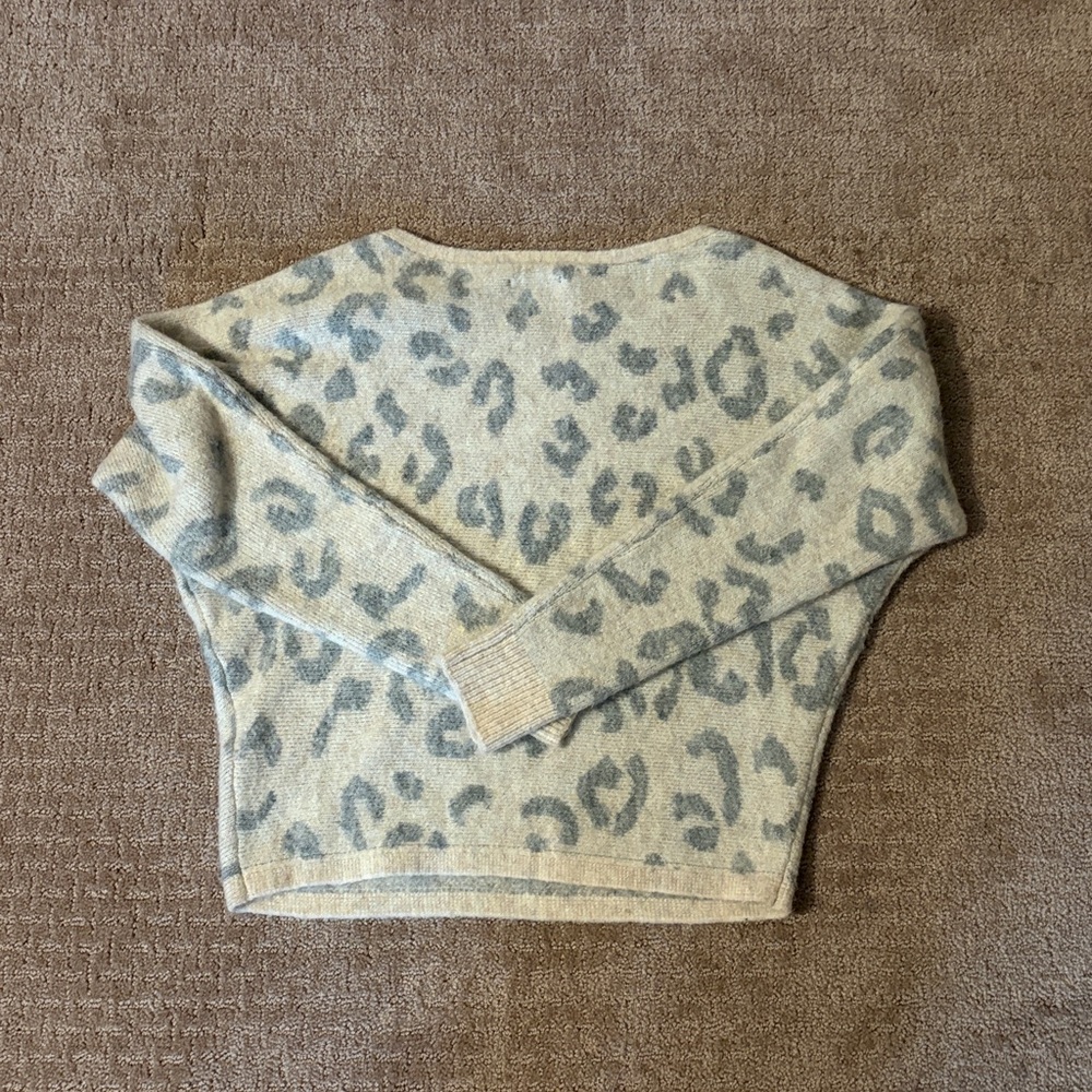 Abercrombie & Fitch Sweater - Picture 3 of 3